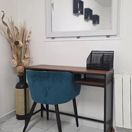 Townhouse For 5 Between Paris & *